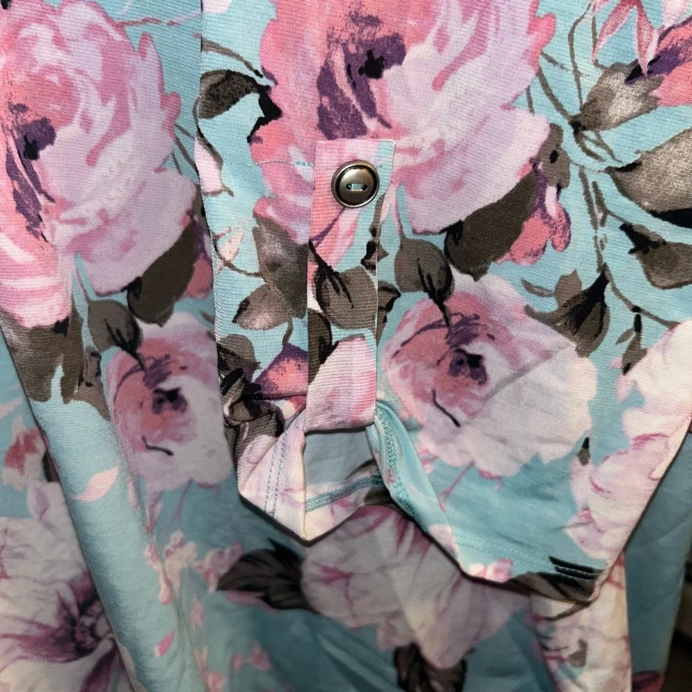 Dear Scarlett Floral Blouse - Blue and Pink - Picture 3 of 5